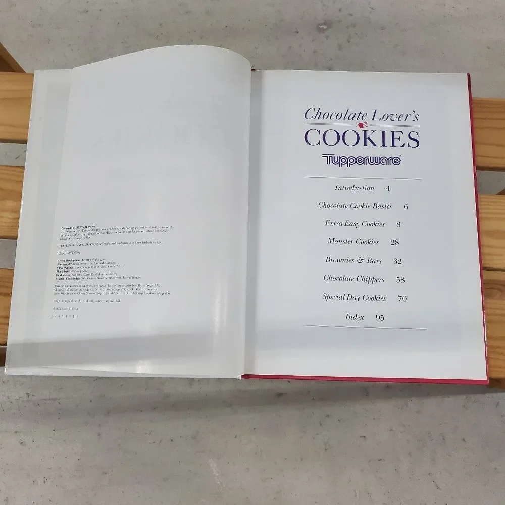 Tupperware Chocolate Lover's Cookies Hardcover Cookbook Baking Recipe Book